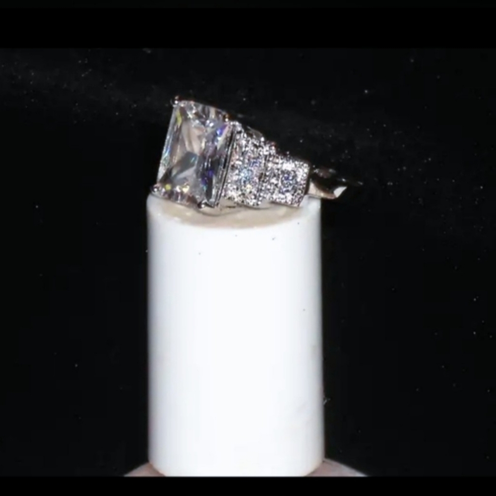 White Sapphire Fashion Ring